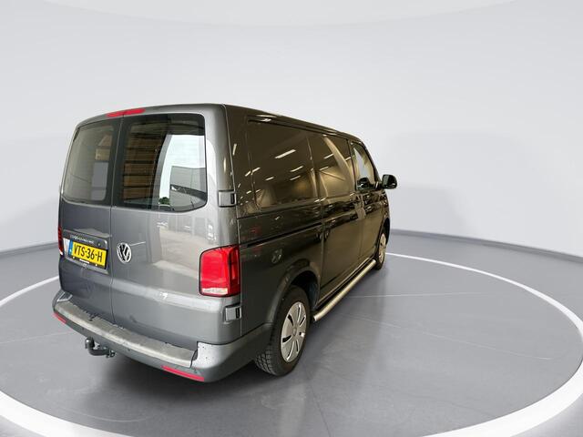 Volkswagen TRANSPORTER 2.0 Tdi 90pk L1H1 26 Economy Business · Apple/Android Car Play · Trekhaak · P-Sensoren · Vloerplaat · Betimmering · Side Bars · Garantie t/m 01-03-2027 of 100.000km