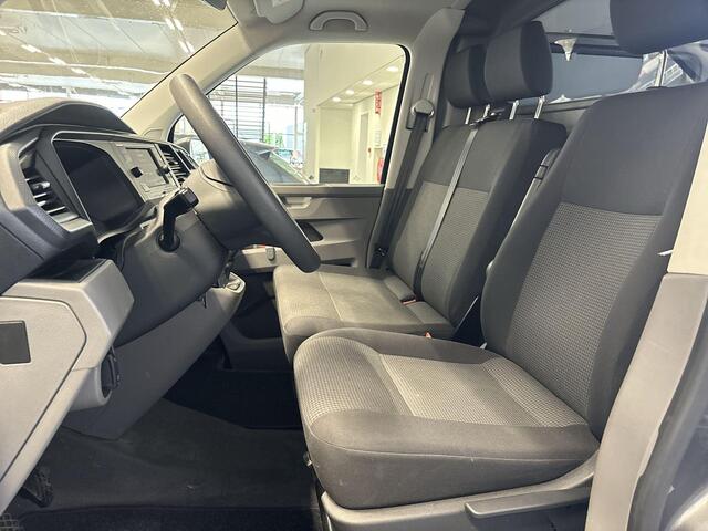 Volkswagen TRANSPORTER 2.0 Tdi 90pk L1H1 26 Economy Business · Apple/Android Car Play · Trekhaak · P-Sensoren · Vloerplaat · Betimmering · Side Bars · Garantie t/m 01-03-2027 of 100.000km