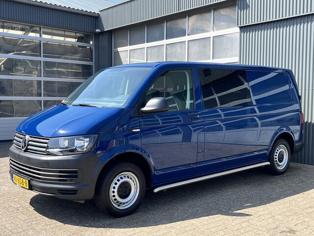 Volkswagen TRANSPORTER 2.0 TDI L2H1 DC 150pk Airco Cruise controle Telefoonverbinding Navigatiesysteem Stuurwielbediening Parkeersensoren achter 5-Persoons Euro 6 Bpm vrij voor particulier gebruik!!