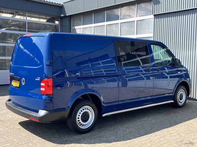 Volkswagen TRANSPORTER 2.0 TDI L2H1 DC 150pk Airco Cruise controle Telefoonverbinding Navigatiesysteem Stuurwielbediening Parkeersensoren achter 5-Persoons Euro 6 Bpm vrij voor particulier gebruik!!