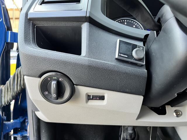 Volkswagen TRANSPORTER 2.0 TDI L2H1 DC 150pk Airco Cruise controle Telefoonverbinding Navigatiesysteem Stuurwielbediening Parkeersensoren achter 5-Persoons Euro 6 Bpm vrij voor particulier gebruik!!
