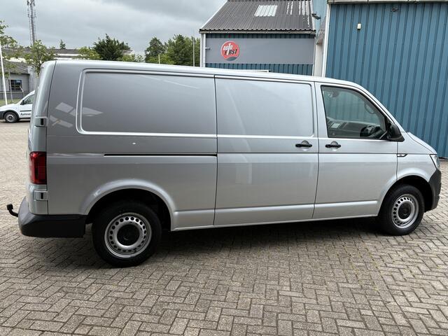Volkswagen TRANSPORTER 2.0 150Pk TDI L2H Highline / Cruise / Airco / Navi / Trekhaak / Apk t/m 10-01-2026