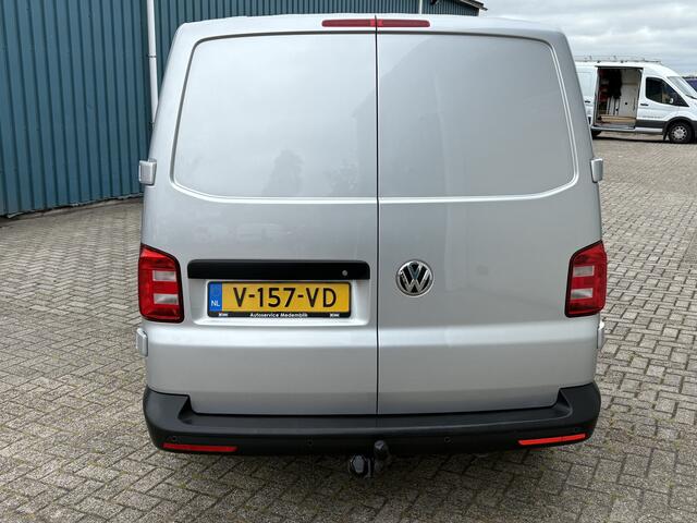 Volkswagen TRANSPORTER 2.0 150Pk TDI L2H Highline / Cruise / Airco / Navi / Trekhaak / Apk t/m 10-01-2026