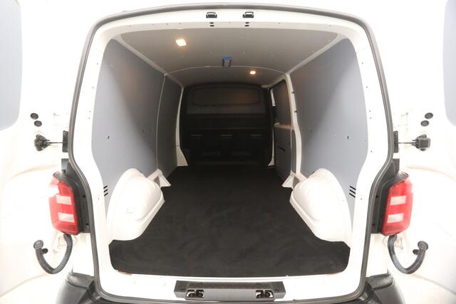 Volkswagen TRANSPORTER 2.0 TDI L2H1 140PK Airco Cruise Parkeersensoren Bluetooth Elektrpakket