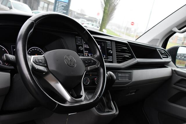 Volkswagen TRANSPORTER 2.0 TDI L2H1 30 Highline PB Edition Cruise, Camera, Carplay, LED, 150PK, Automaat, Sensoren, Multimedia, UNIEK!