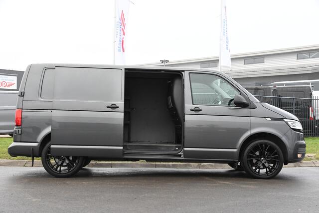 Volkswagen TRANSPORTER 2.0 TDI L2H1 30 Highline PB Edition Cruise, Camera, Carplay, LED, 150PK, Automaat, Sensoren, Multimedia, UNIEK!