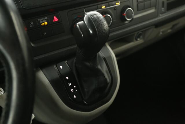 Volkswagen TRANSPORTER 2.0 TDI L1H1 | MARGE! | 150PK DSG Automaat Airco Cruise Trekhaak PDC 20"LMV 3 Persoons LED
