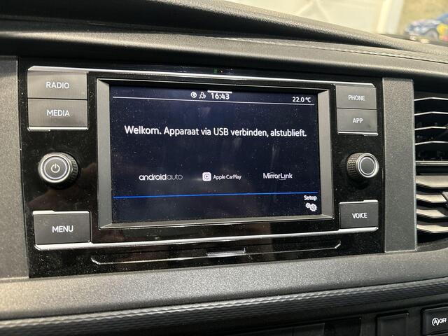 Volkswagen TRANSPORTER 2.0 Tdi 110pk L2H1 28 Economy Business · Apple/Android Car Play · Cruise Control · Betimmering · P-Sensoren · Trekhaak · Vloerplaat · Garantie t/m 10-05-2027 of 100.000km