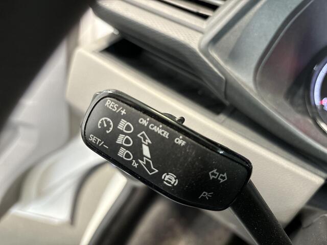 Volkswagen TRANSPORTER 2.0 Tdi 110pk L2H1 28 Economy Business · Apple/Android Car Play · Cruise Control · Betimmering · P-Sensoren · Trekhaak · Vloerplaat · Garantie t/m 10-05-2027 of 100.000km
