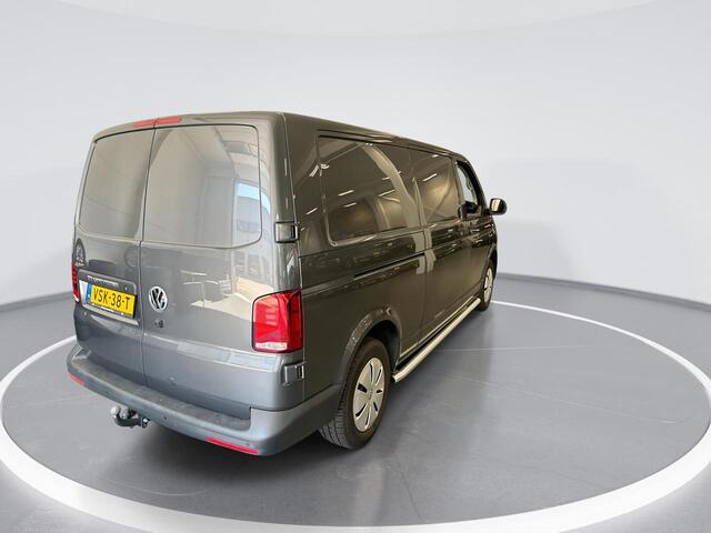 Volkswagen TRANSPORTER 2.0 Tdi 150pk DSG L2H3 28 Highline · Apple/Android Car Play · Betimmering · Vloerplaat · Trekhaak · Side Bars · Navi · Garantie t/m 31-10-2026 of 150.000km