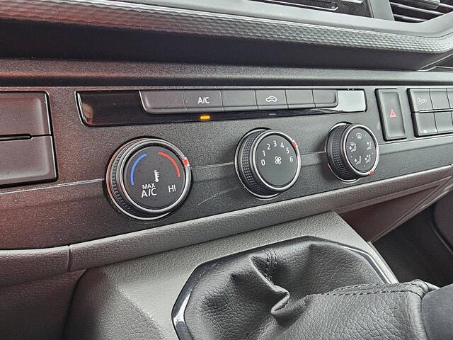 Volkswagen TRANSPORTER 2.0 TDI T6.1 L2H1 Euro6 Airco 3-Zits Camera 1e Eigenaar NAP Trekhaak!
