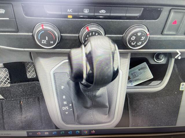 Volkswagen TRANSPORTER 2.0 TDI DSG automaat L2H1 30 DC 5 persoons / vaste prijs rijklaar ¤ 27.950 ex btw / lease vanaf ¤ 456 / airco / cruise / navi / achterdeuren / euro 6 / bpm vrij !