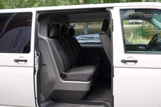 Volkswagen TRANSPORTER 2.0 TDI L2H1 30 DC Highline / Nieuwe velgen en banden / Automaat / Cruise / Camera / Trekhaak /