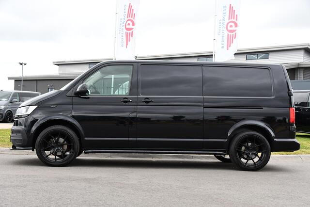 Volkswagen TRANSPORTER 2.0 TDI L2H1 30 Black Edition Adaptieve Cruise, Camera, Carplay, 150PK, 2 x Schuifdeur, Multimedia, Sensoren, Automaat, Uniek!