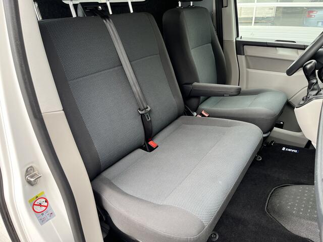 Volkswagen TRANSPORTER 2.0 TSI L1H1 Benzine Airco Cruise controle Navigatie Apple carplay Parkeerhulp achter 3-Persoons Bpm vrij voor particulier gebruik!!
