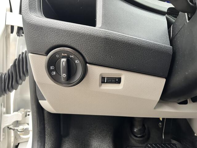 Volkswagen TRANSPORTER 2.0 TSI L1H1 Benzine Airco Cruise controle Navigatie Apple carplay Parkeerhulp achter 3-Persoons Bpm vrij voor particulier gebruik!!