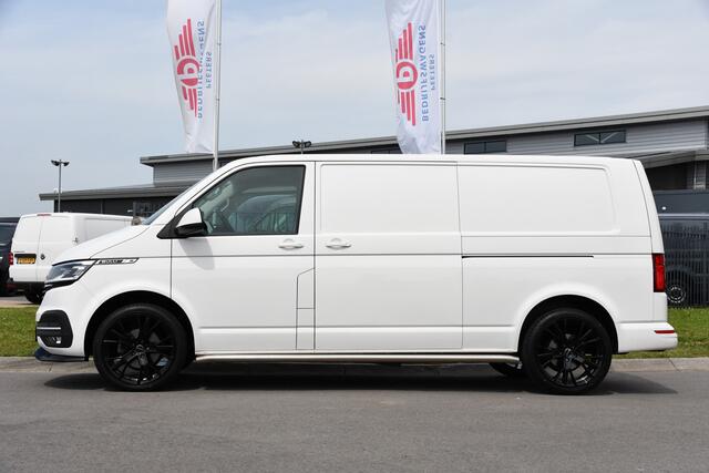 Volkswagen TRANSPORTER 2.0 TDI L2H1 Bulli Virtual, Adaptieve Cruise, LED, 150PK, Automaat, 2 x Schuifdeur, Camera, Uniek!