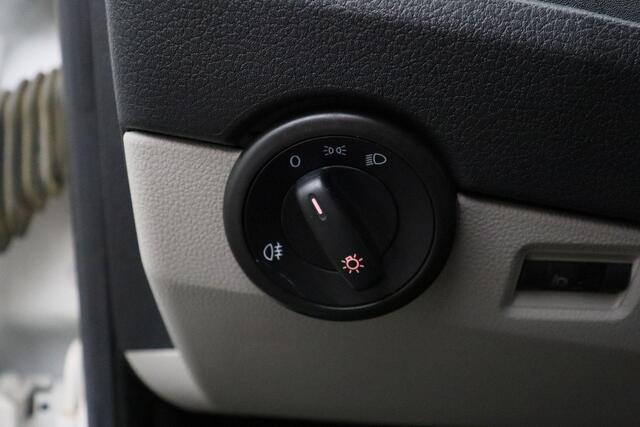 Volkswagen TRANSPORTER 2.0 TDI L1H1 Economy 2018 NAP Dealeronderhouden | Trekhaak | Elektrische ramen + spiegels | Radio USB |