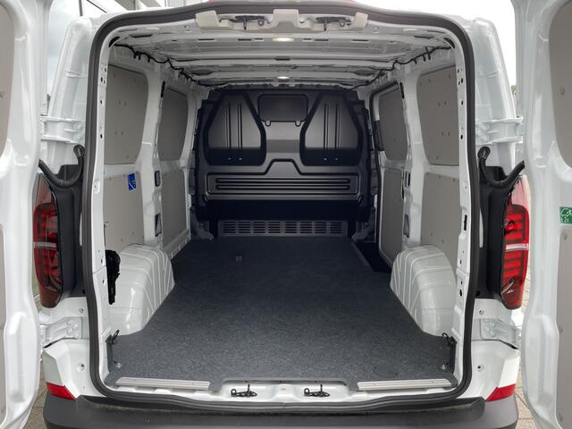 Volkswagen TRANSPORTER 2.0 TDI L1H1 110Pk Hand | Trekhaak | Camera | 3 Zits | Incl. BPM