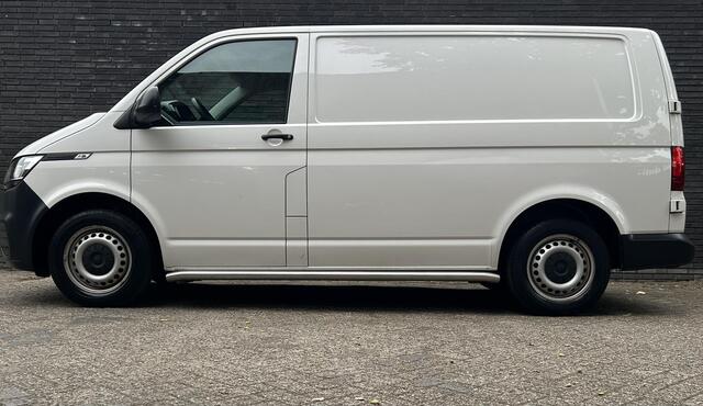 Volkswagen TRANSPORTER 2.0 TDI L1H1 26 Economy Business l Airco l AppleCarplay l Origineel NL