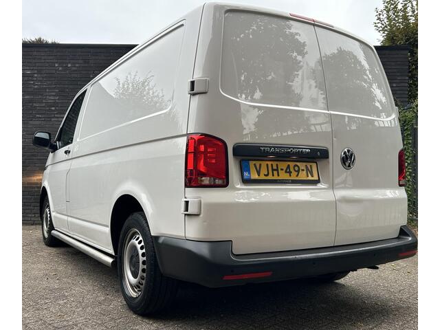 Volkswagen TRANSPORTER 2.0 TDI L1H1 26 Economy Business l Airco l AppleCarplay l Origineel NL