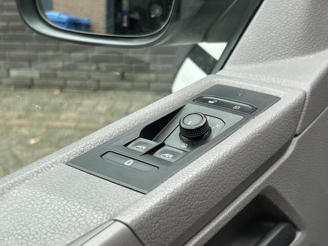 Volkswagen TRANSPORTER 2.0 TDI L1H1 26 Economy Business l Airco l AppleCarplay l Origineel NL