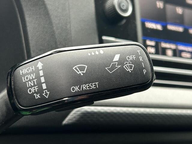Volkswagen TRANSPORTER 2.0 TDI L1H1 26 Economy Business l Airco l AppleCarplay l Origineel NL
