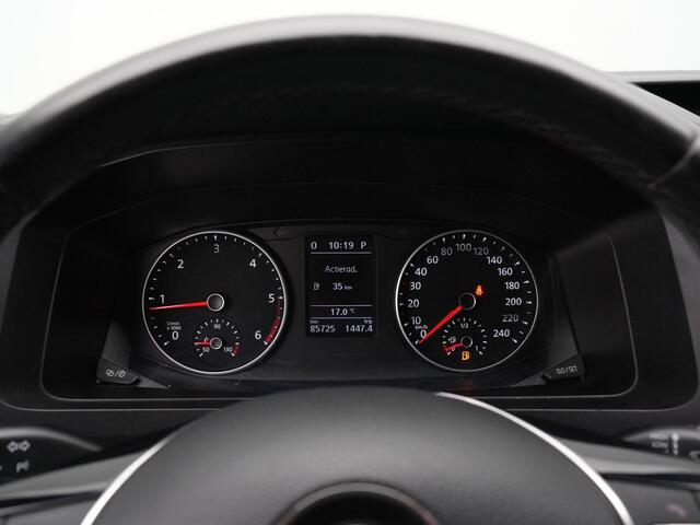 Volkswagen TRANSPORTER 2.0 TDI 150 pk DSG L2H1 DC Comfortline Plus | 6-persoons | Trekhaak | LED koplampen | Adaptieve Cruise Control | Achteruitrijcamera | Navigatie