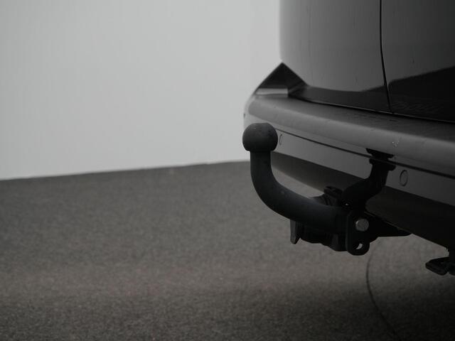 Volkswagen TRANSPORTER 2.0 TDI 150 pk DSG L2H1 DC Comfortline Plus | 6-persoons | Trekhaak | LED koplampen | Adaptieve Cruise Control | Achteruitrijcamera | Navigatie