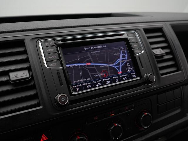 Volkswagen TRANSPORTER 2.0 TDI 150 pk DSG L2H1 DC Comfortline Plus | 6-persoons | Trekhaak | LED koplampen | Adaptieve Cruise Control | Achteruitrijcamera | Navigatie