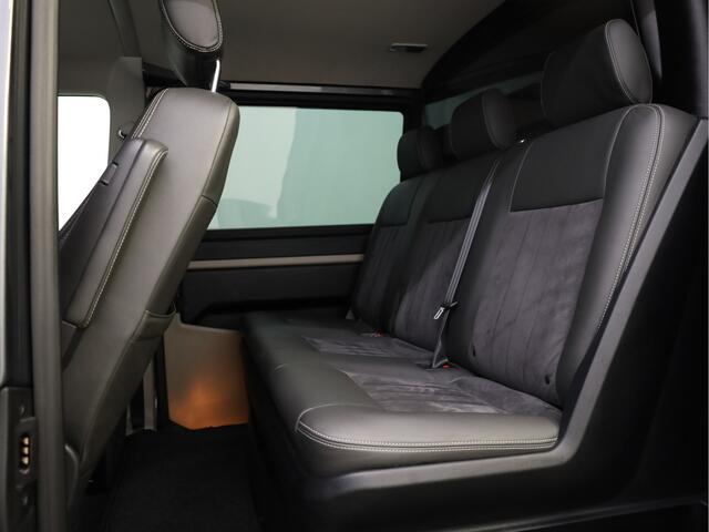 Volkswagen TRANSPORTER 2.0 TDI L2H1 DC Highline Camera | Automaat | Dubbel cabine | Stoelverwarming | trekhaak