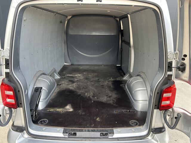 Volkswagen TRANSPORTER 2.0 TDI 150 PK AUTOMAAT HIGHLINE L2H1 NAVI ADAP CRUISE ECC 2.500 AHG