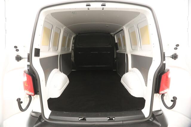 Volkswagen TRANSPORTER 2.0 TDI L1H1 | 140PK | Airco | Cruise | Carplay | 3-Zits | Parkeersens.