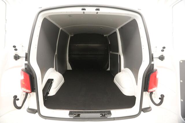 Volkswagen TRANSPORTER 2.0 TDI L1H1 | 140PK | MARGE | Automaat | Airco | Carplay | Camera | Navi | Parkeersens.