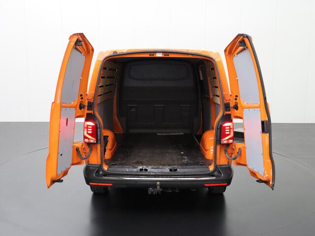 Volkswagen TRANSPORTER 2.0TDI Achterdeuren | Navigatie | Camera | Airco | 3-Peroons | Trekhaak 2200Kg