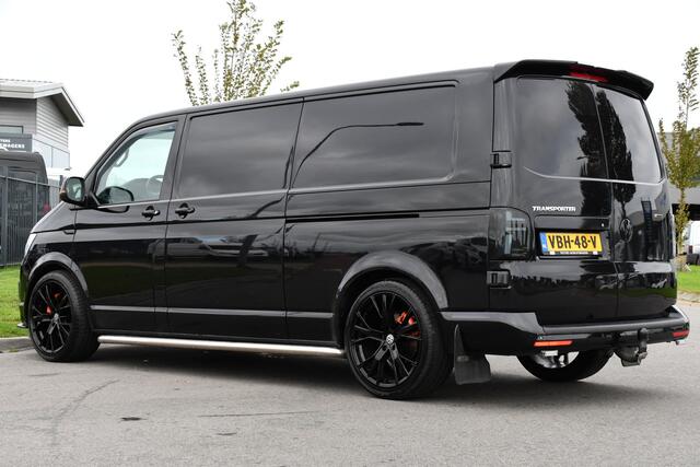 Volkswagen TRANSPORTER 2.0 TDI L2H1 4Motion Black Edition Cruise, LED, Carplay, Sensoren, Stoelverwarming, Multimedia, Automaat, Uniek!