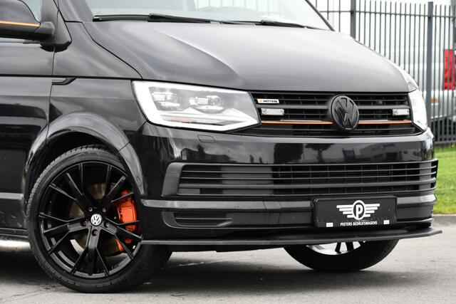 Volkswagen TRANSPORTER 2.0 TDI L2H1 4Motion Black Edition Cruise, LED, Carplay, Sensoren, Stoelverwarming, Multimedia, Automaat, Uniek!