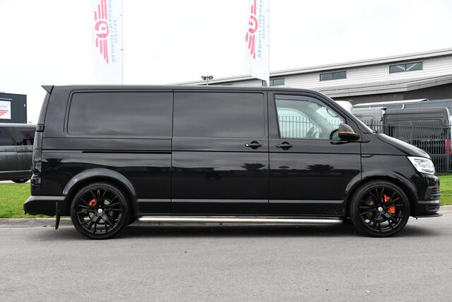 Volkswagen TRANSPORTER 2.0 TDI L2H1 4Motion Black Edition Cruise, LED, Carplay, Sensoren, Stoelverwarming, Multimedia, Automaat, Uniek!