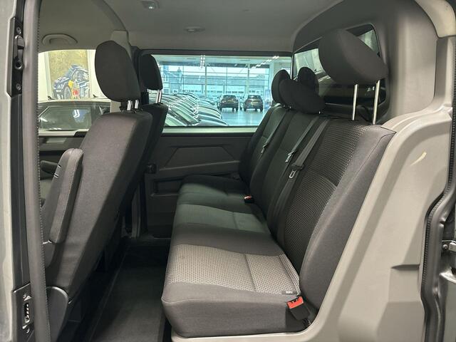 Volkswagen TRANSPORTER 2.0 TDI 150pk DSG L2H1 30 DC Bulli · Apple/Android Car Play · Navigatie · Vloerplaat · Betimmering · Dubbel Cabine · Trekhaak · 17'' Inch · Garantie t/m 12-06-2027 of 150.000km