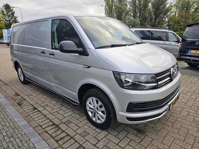 Volkswagen TRANSPORTER 2.0 TDI L2-H1 Trendline 102 PK * Trekhaak * NAP * Navi *