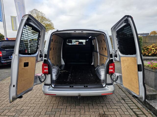 Volkswagen TRANSPORTER 2.0 TDI L2-H1 Trendline 102 PK * Trekhaak * NAP * Navi *