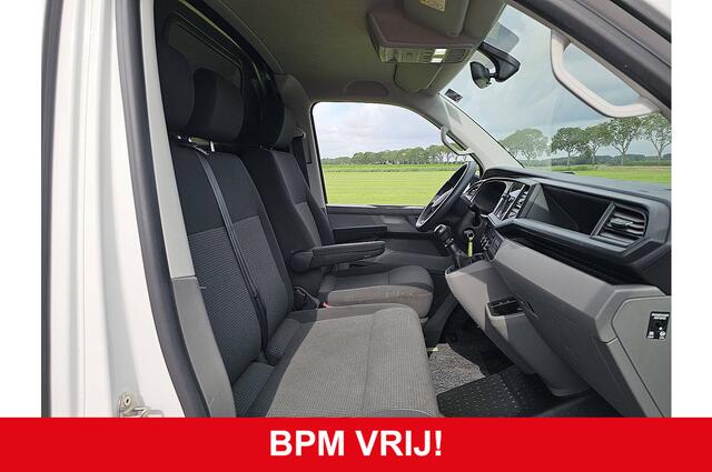 Volkswagen TRANSPORTER 2.0 TDI T6.1 L2H1 Deuren NAP Airco Euro6 Trekhaak Imperiaal CarPlay!