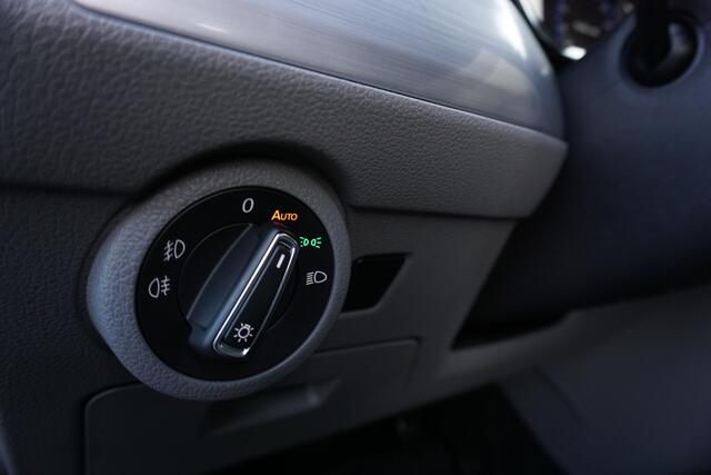Volkswagen TRANSPORTER 30 | Buli | 150 PK DSG | L2H1 DC | App-Connect | ACC | Camera | Voorruit- en Stoelverwarming | Trekhaak