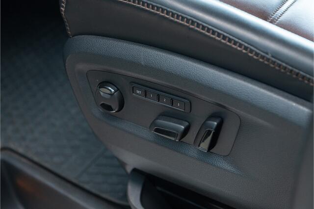 Volkswagen TRANSPORTER Multivan Highline 2.0 TDI DC DSG ACC Dynaudio DCC Verstel. Ond. Mirror Link Memory Trekhaak