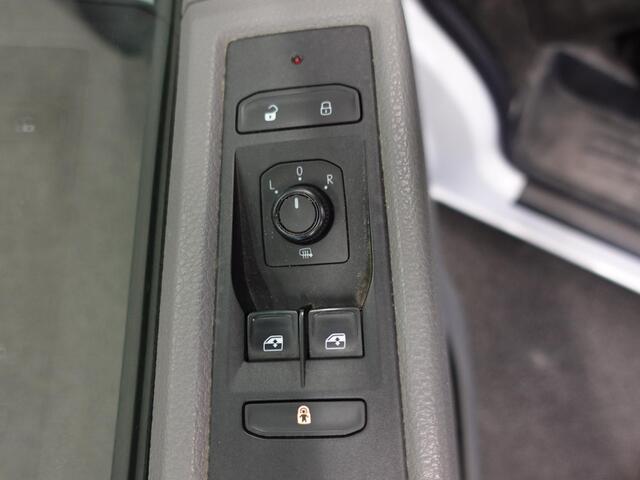 Volkswagen TRANSPORTER 2.0 TDI 110pk L2H1 Navigatie Apple Carplay/Android Auto Trekhaak Camera Parkeersensoren achter Cruise Control Airco