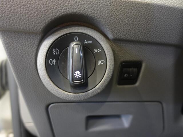 Volkswagen TRANSPORTER 2.0 TDI 110pk L2H1 Navigatie Apple Carplay/Android Auto Trekhaak Camera Parkeersensoren achter Cruise Control Airco