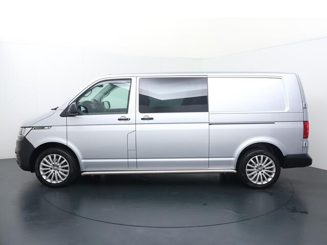 Volkswagen TRANSPORTER 2.0 TDI L2H1 30 DC Highline Dubbele Cabine| 110 PK | Parkeersensoren + Achteruitrijcamera | Trekhaak