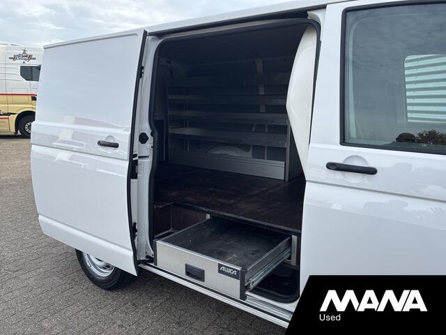 Volkswagen TRANSPORTER 2.0 TDI 110PK L1H1 Camera Airco Cruise Trekhaak Voorruitverwarming
