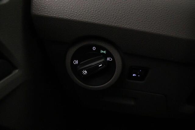 Volkswagen TRANSPORTER 2.0 TDI L2H1 28 Economy Business | Airco | Navigatie ( Apple Carplay / Android auto ) | Trekhaak |