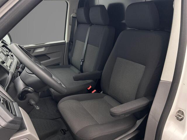 Volkswagen TRANSPORTER 2.0 TDI 110pk L2 | Trekhaak | BPM-vrij | Cruise-control | Achterdeuren | Betimmering